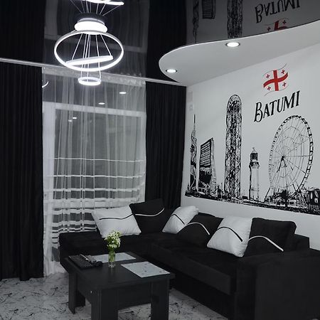 Studio "Black - White" Батуми Экстерьер фото