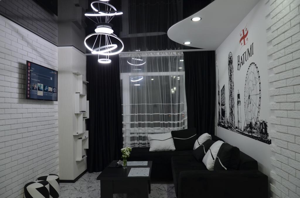 Studio "Black - White" Батуми Экстерьер фото