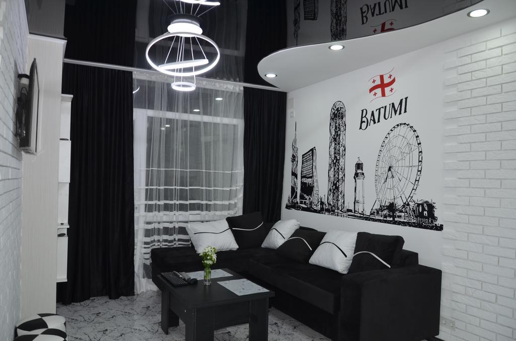 Studio "Black - White" Батуми Экстерьер фото