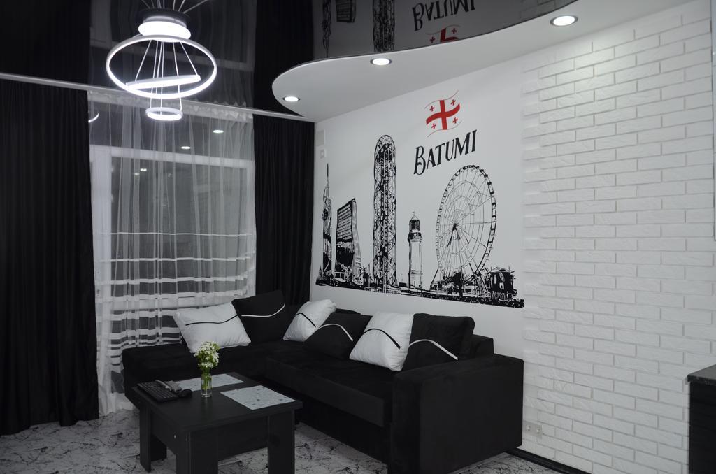 Studio "Black - White" Батуми Экстерьер фото