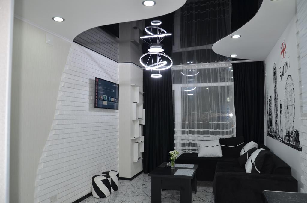 Studio "Black - White" Батуми Экстерьер фото